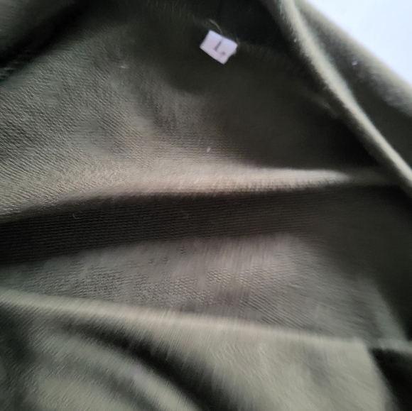 - Khaki Green Fringed Top Size large L - Picture 4 of 4